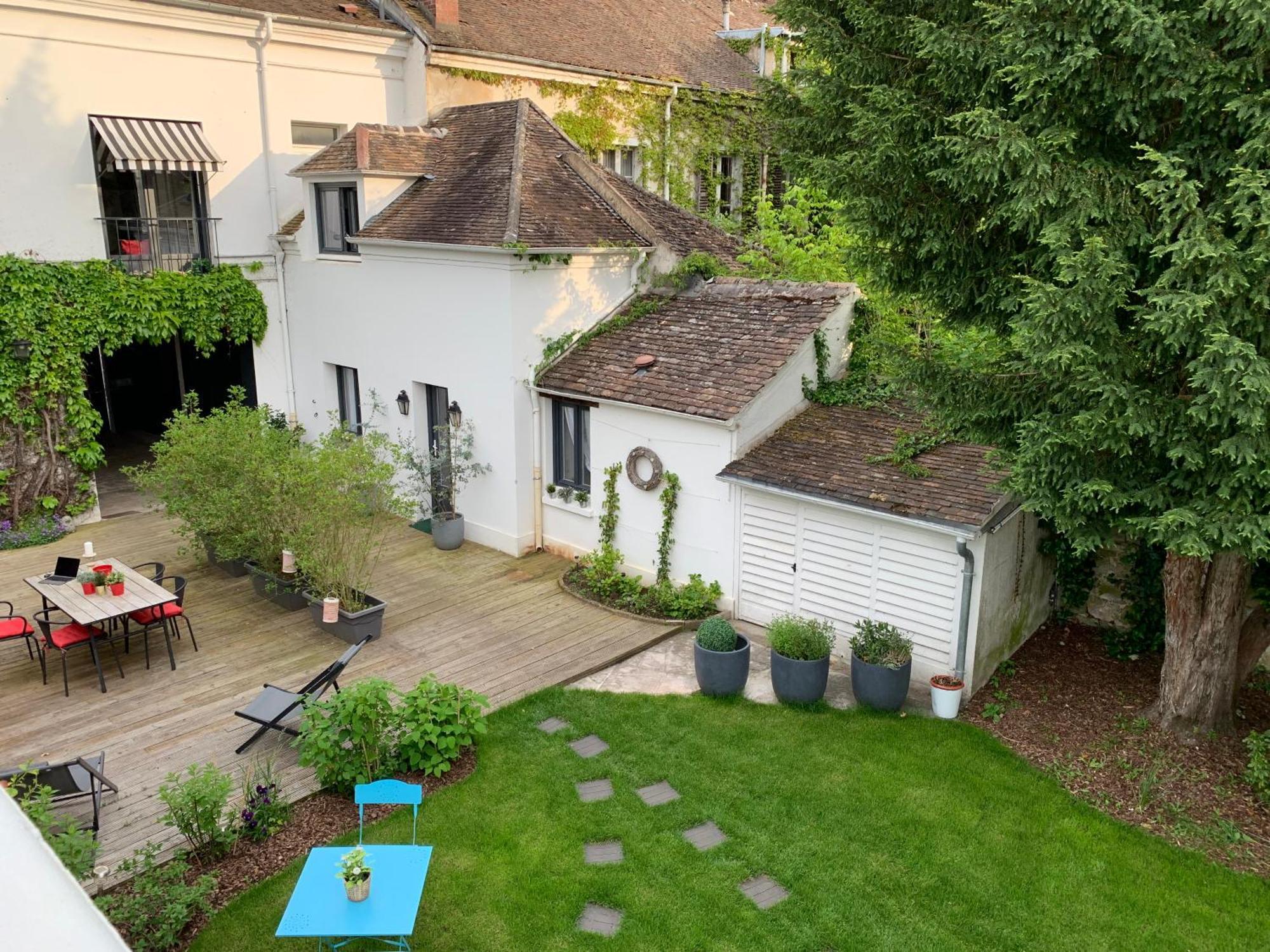 Le Clos Saint Honore Hotel Fontainebleau Bagian luar foto